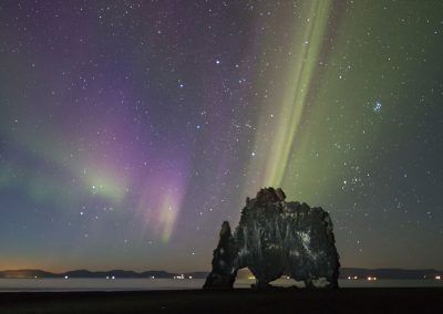northern lights in hvitserkur - fjarribas