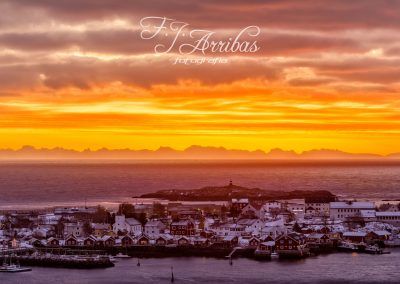 sunrise in reine - fjarribas