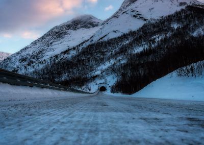 under the mountain - fjarribas